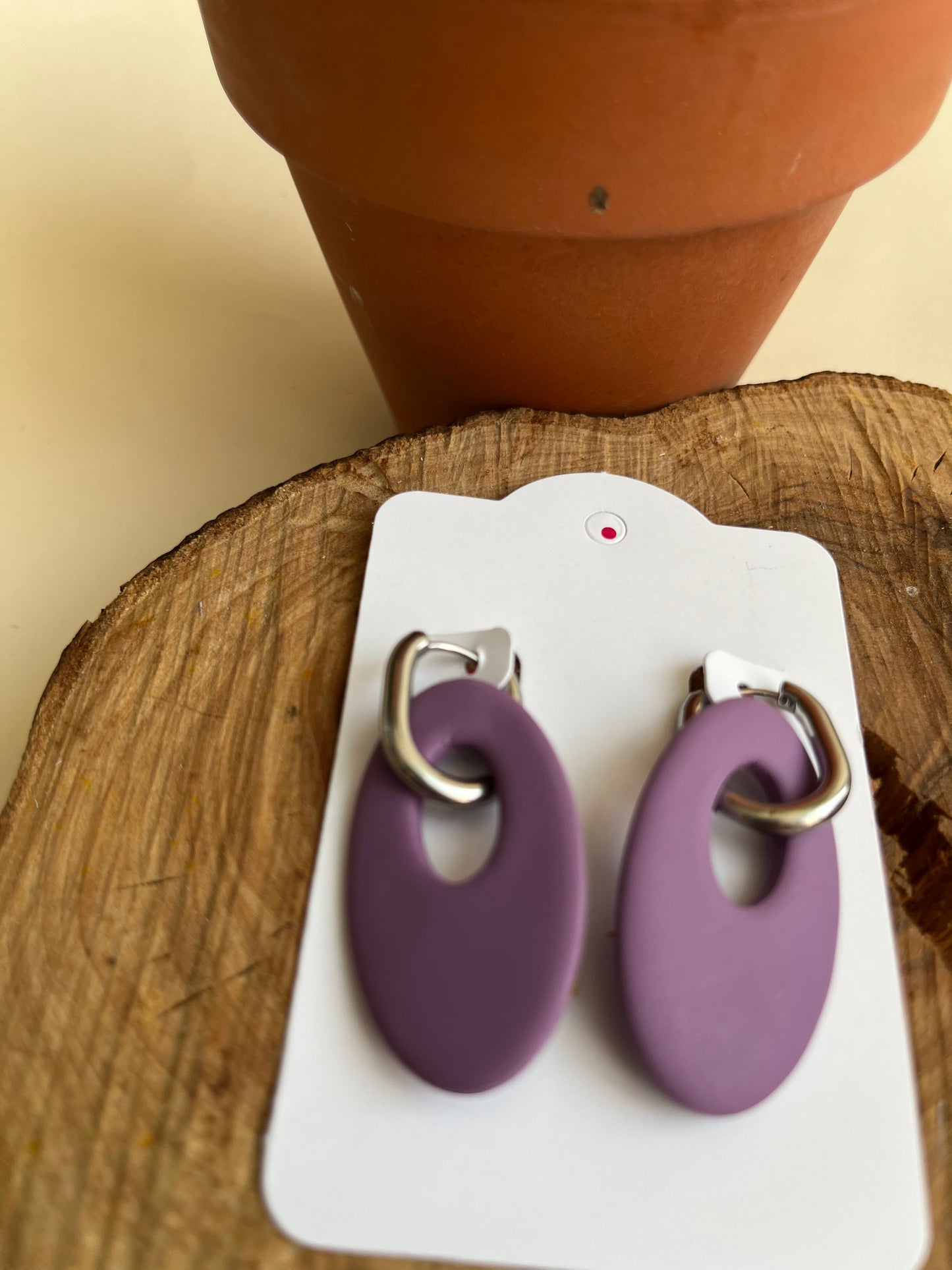 Pendiente Charm Violeta