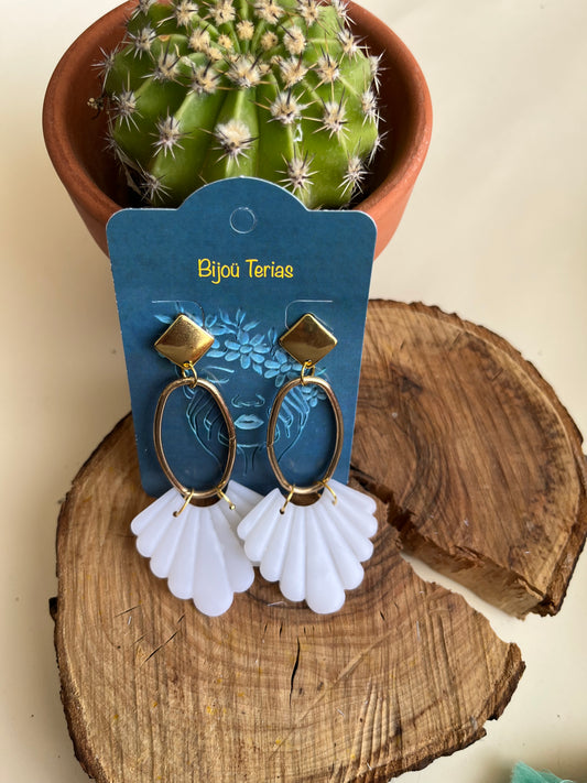 Pendiente Abanico Blanco Translúcido