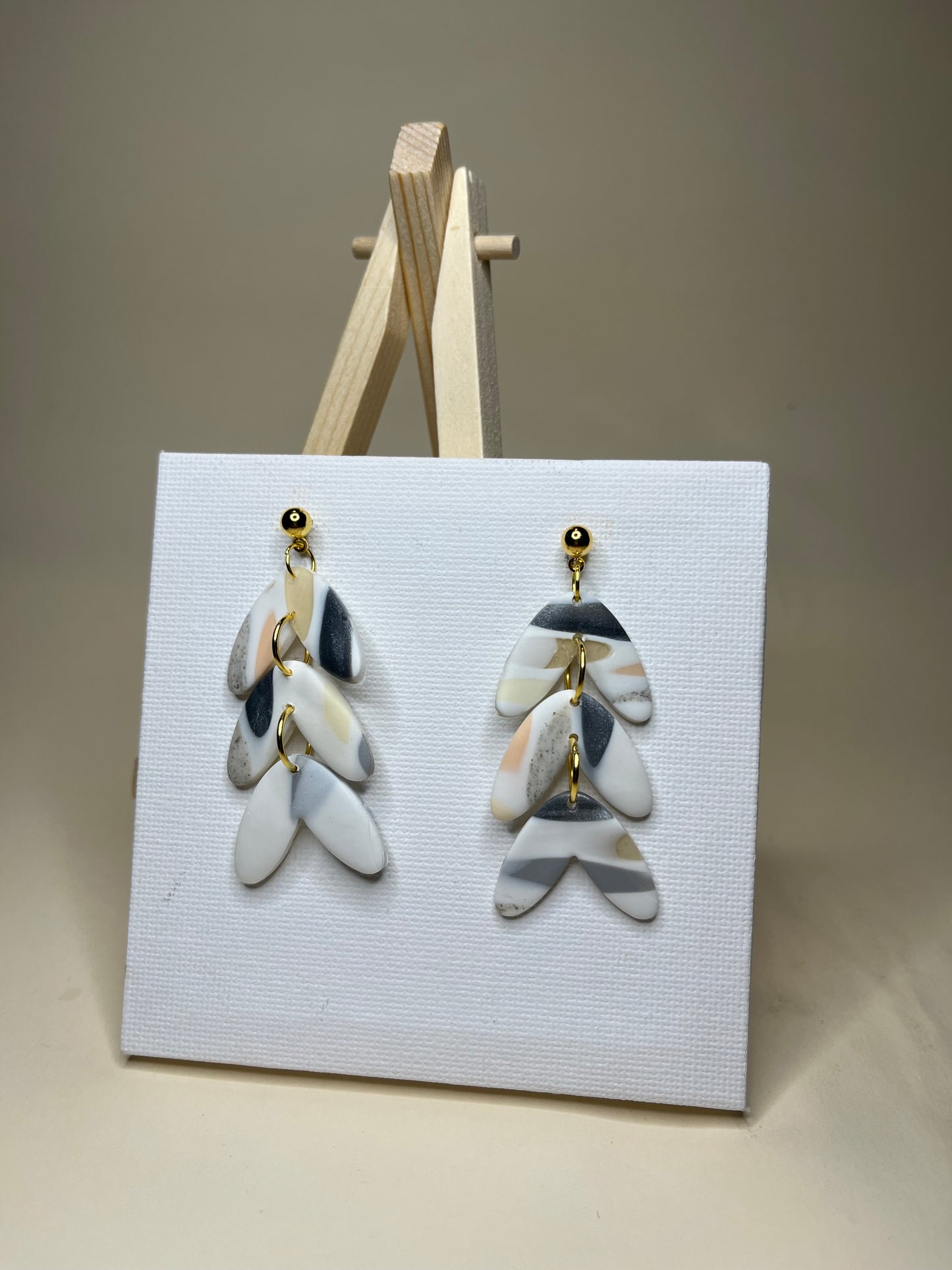 Pendiente Colección Mármol Gris Hojas