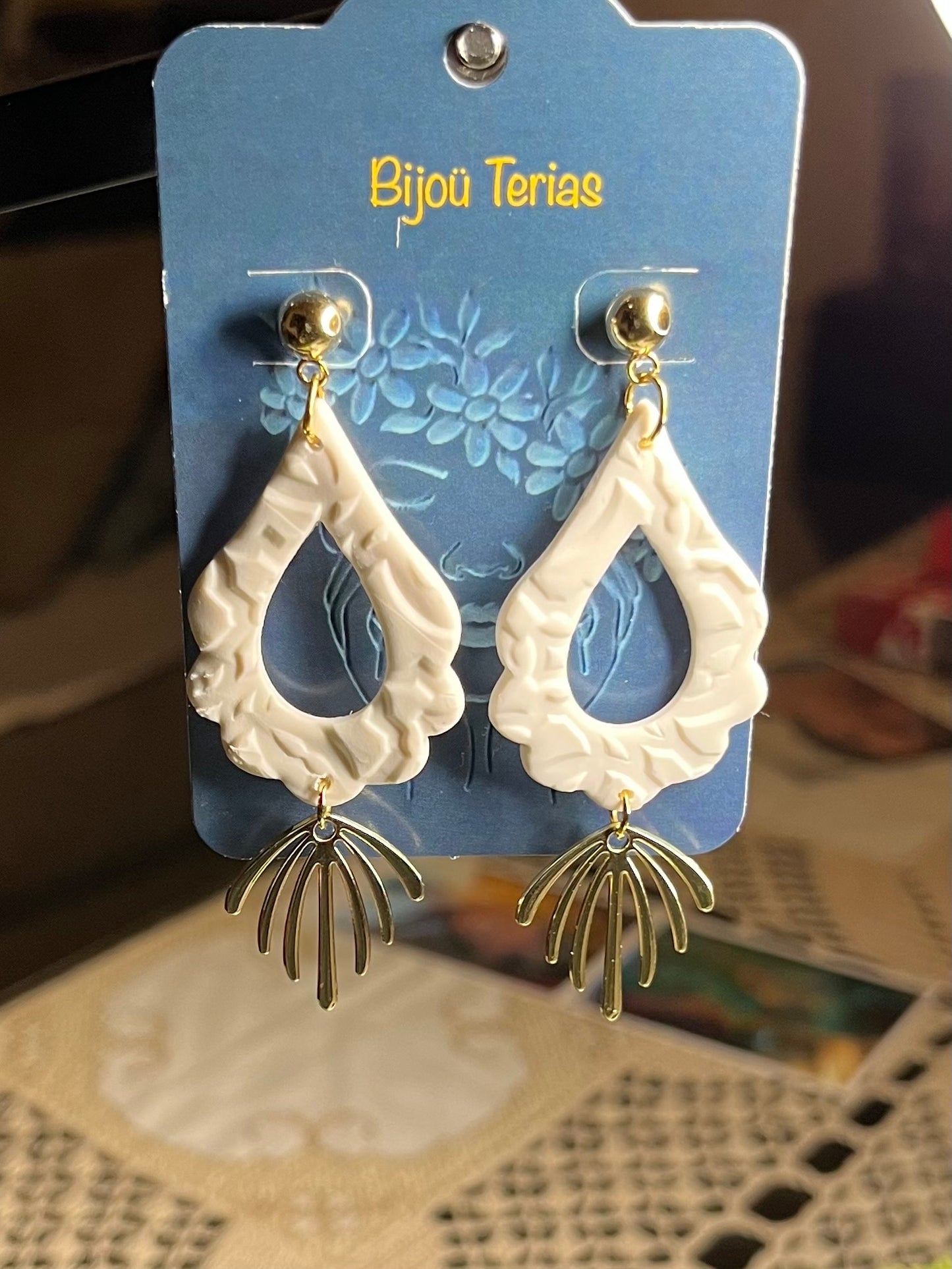 Pendiente Blanco Texturas