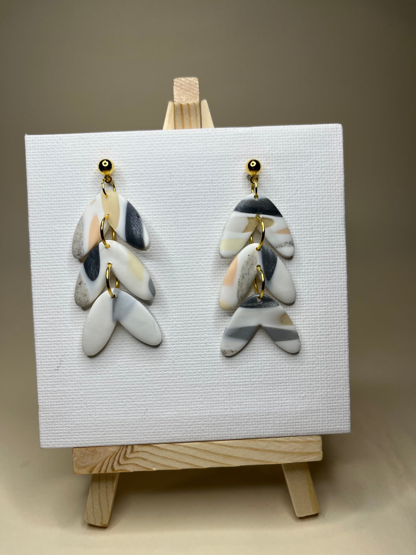 Pendiente Colección Mármol Gris Hojas