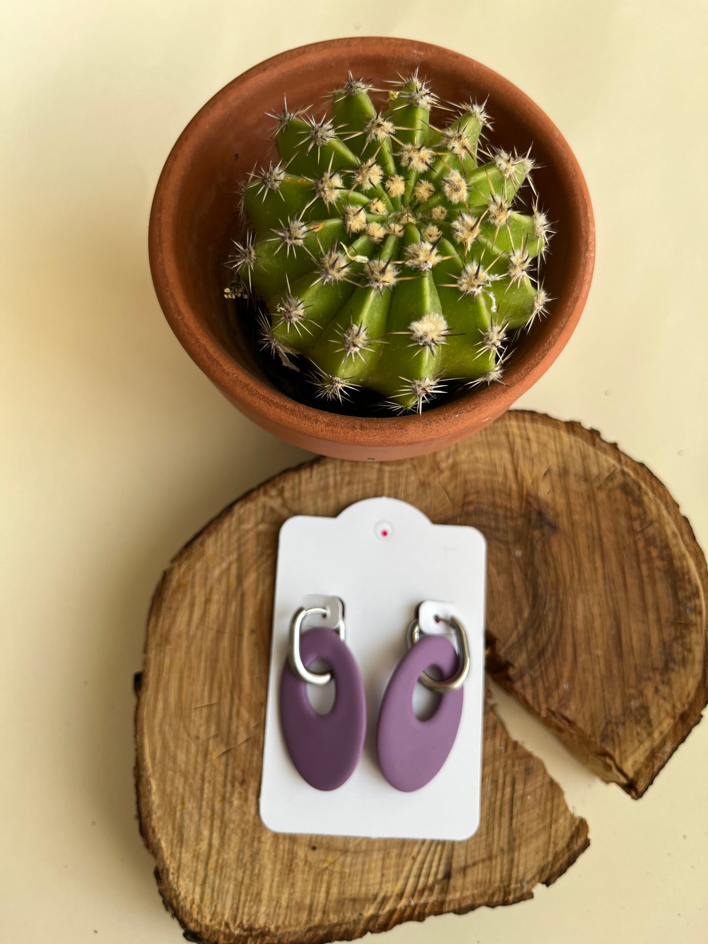 Pendiente Charm Violeta