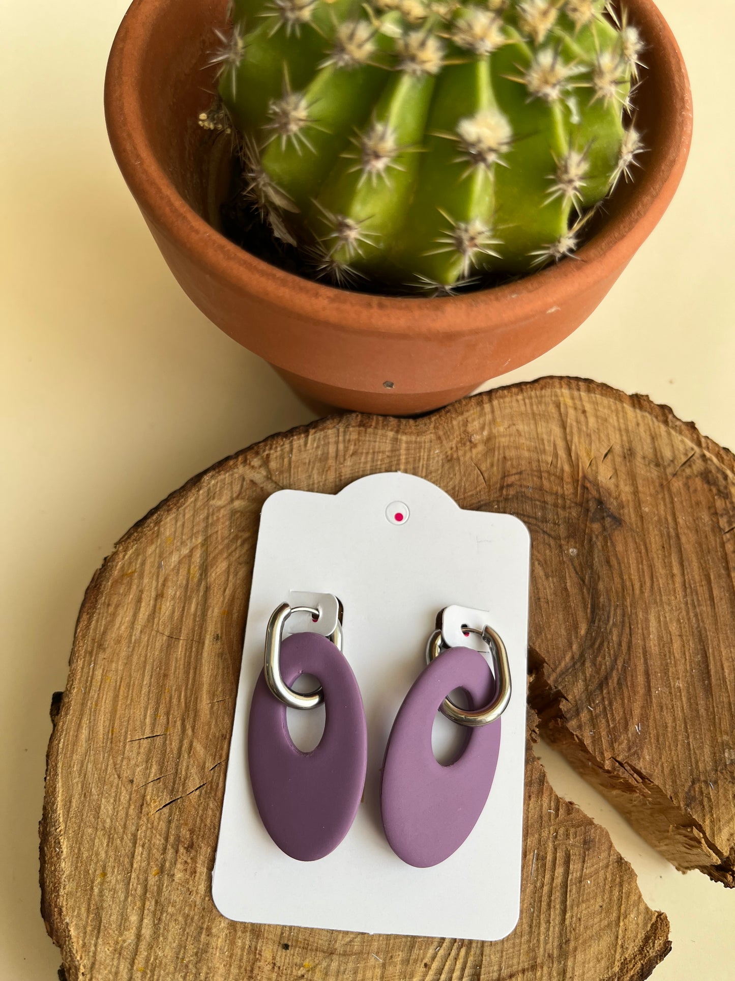 Pendiente Charm Violeta