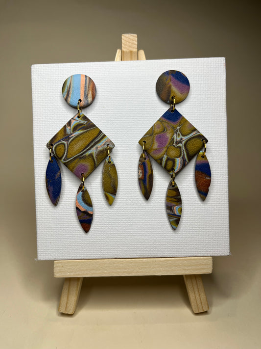 Pendiente arcoíris plumas colgantes