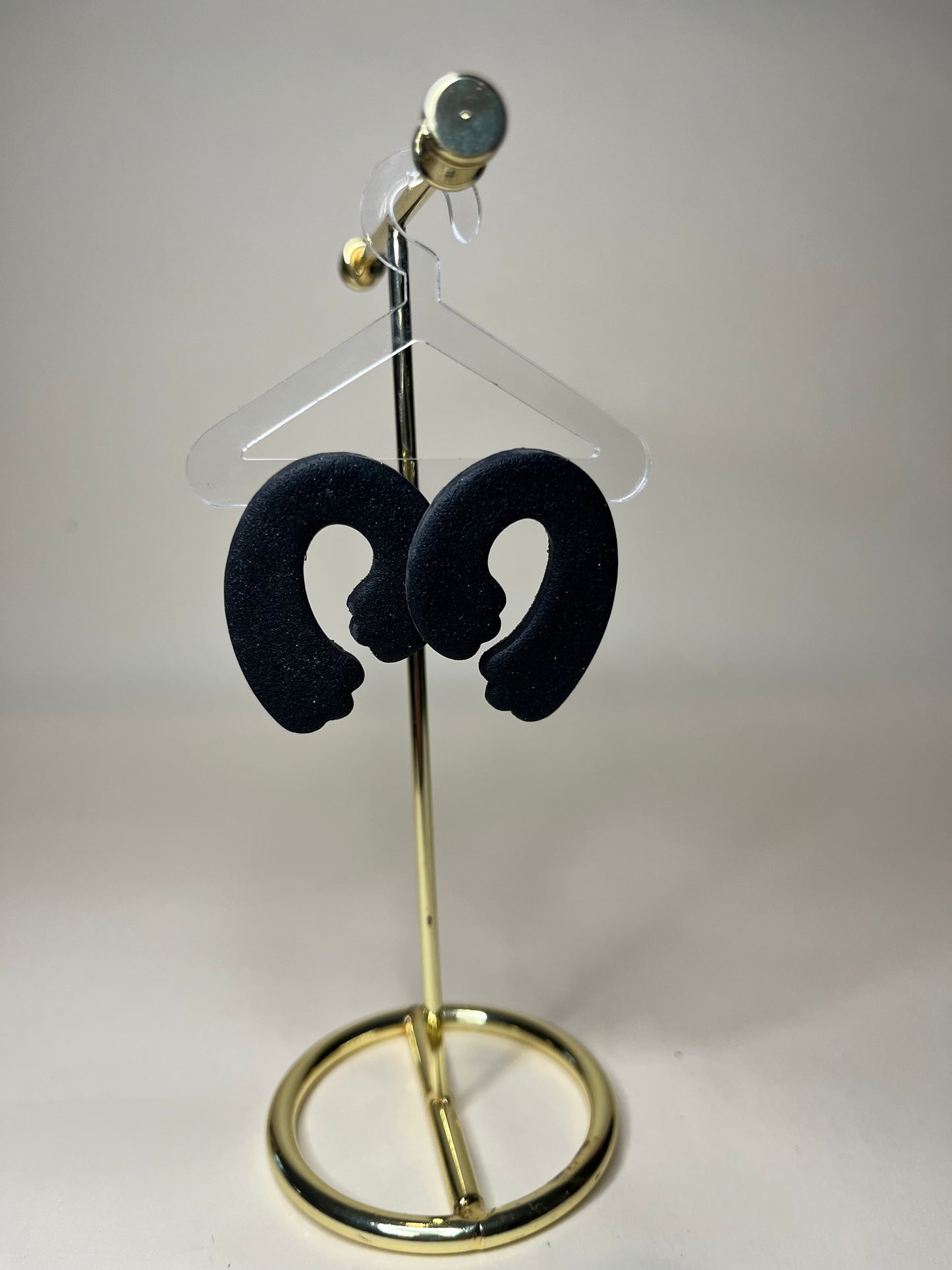 Pendientes Onda Negro