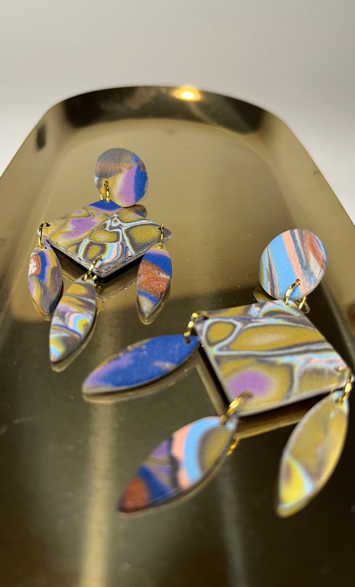 Pendiente arcoíris plumas colgantes