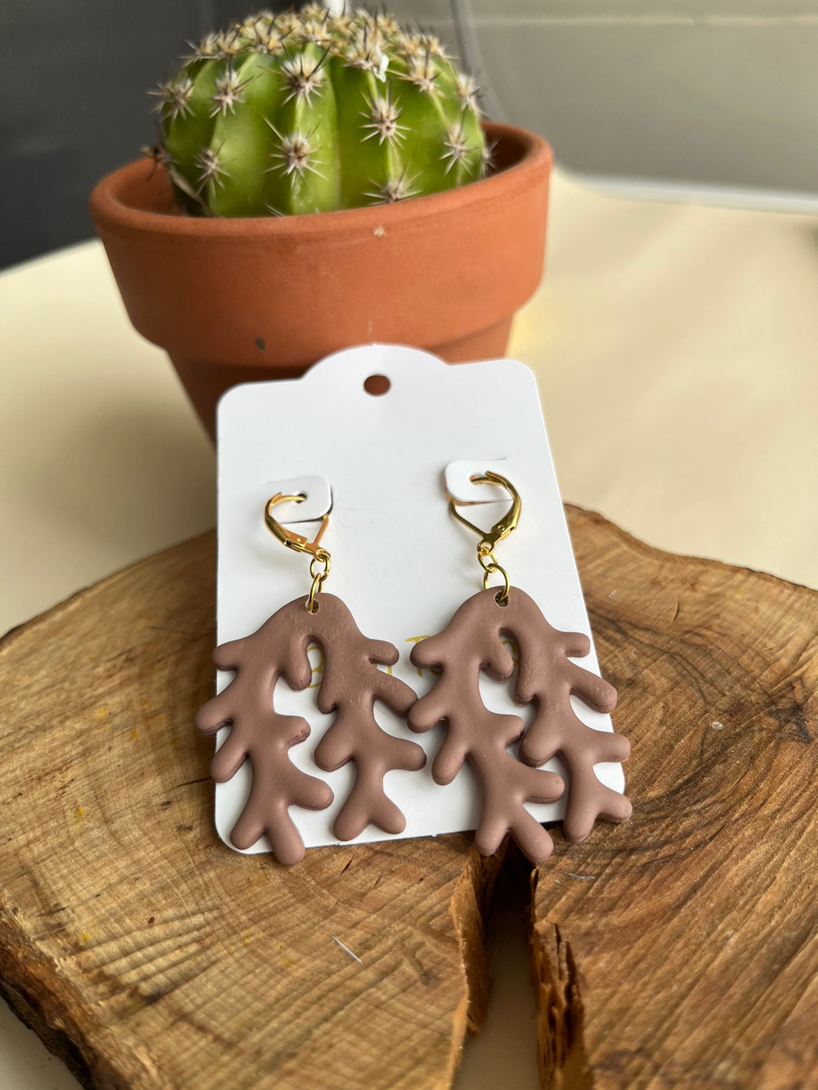 Pendiente Coral Taupe