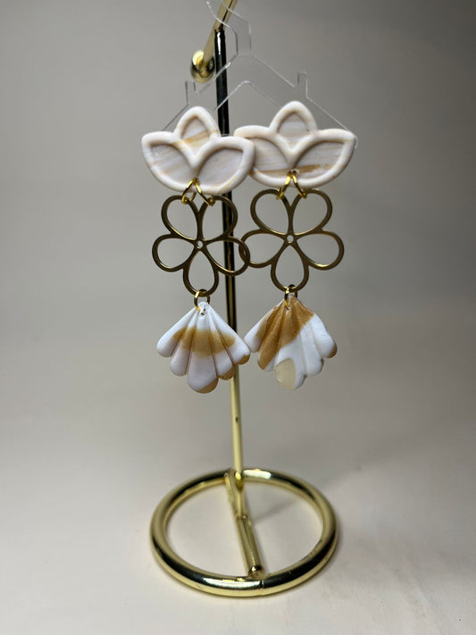 Pendiente Flor de Lis Colección Mármol Tierra